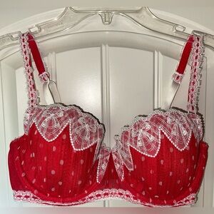 Jezebel bra, size 34 D, like new no tag, no wear, Demi cup bra